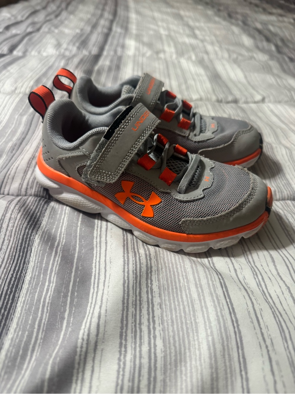 Under Armour Kids' Gray & Orange Athletic Shoes Size 13k
